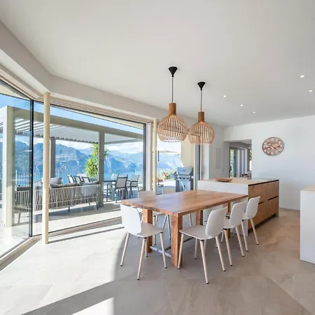 Alleinstehende Mit Pool Und Traumaussicht Ferienhaus